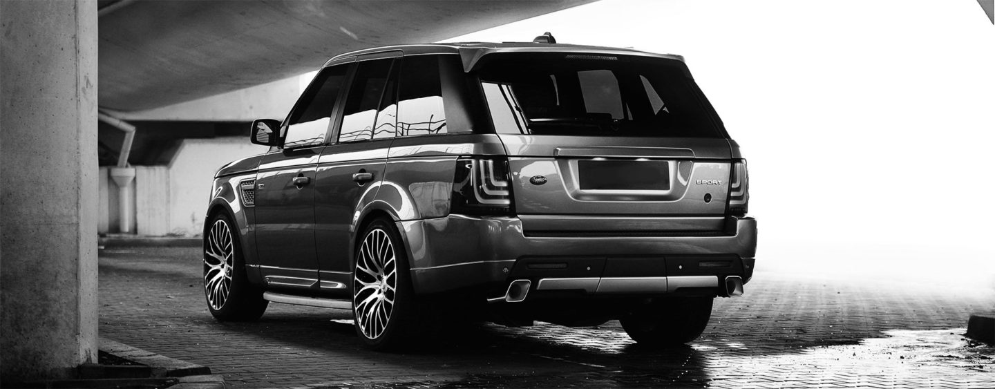 range-rover-street-dark